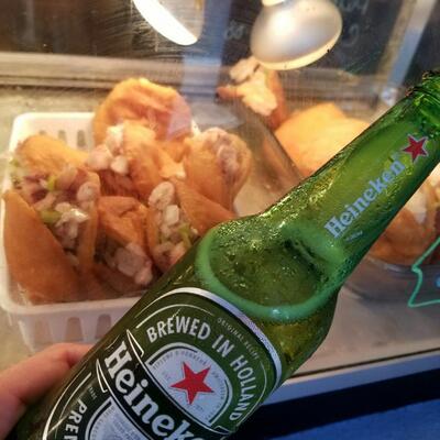 Arenas Bar & Grill