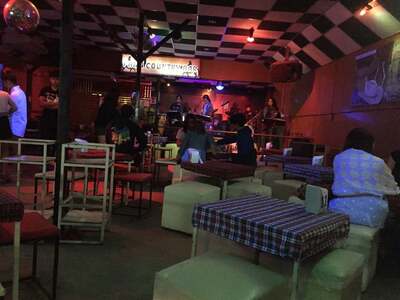 pool country bar