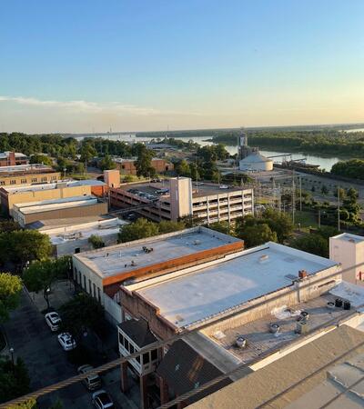10 South Rooftop Bar & Grill