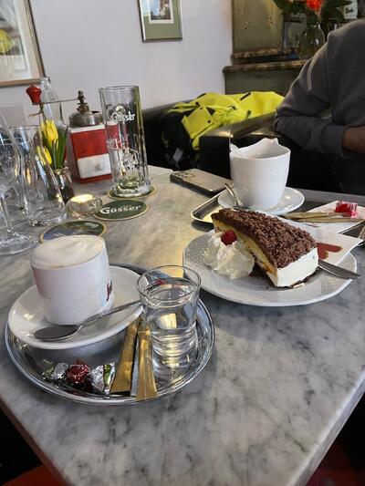 SISI Cafe-Bistro-Bar