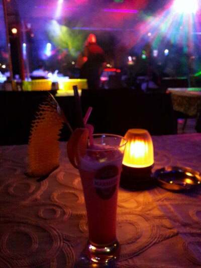 Alremu Cafe Dans Bar