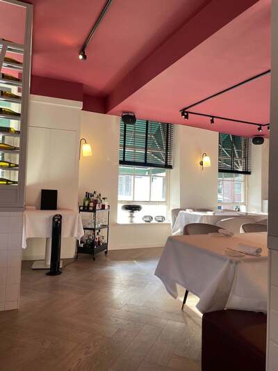 Mano restaurant