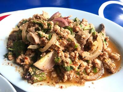 ร้านสองพี่น้องคอหมูย่าง