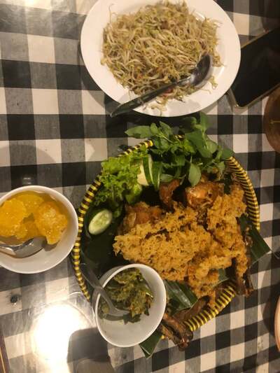Ayam Goreng Bu Hartin