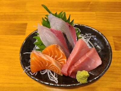 生マグロ専門店 ジンベエ