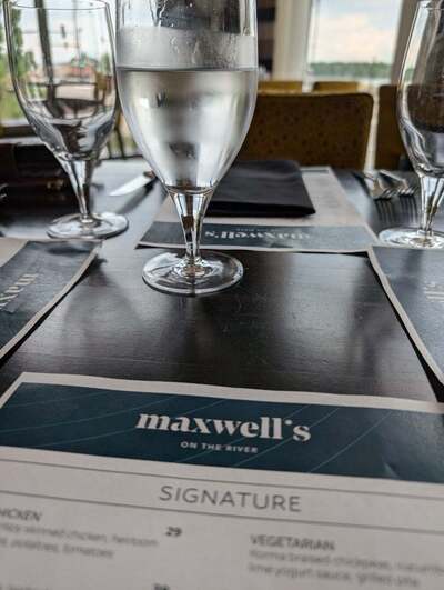 Maxwell's At The Merrill