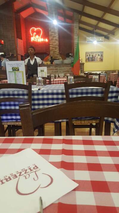 La Pizzeria