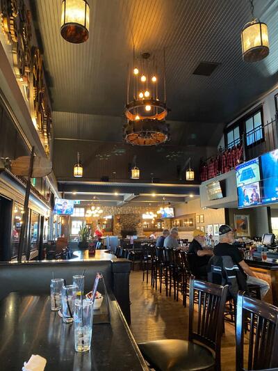 Riverbend Station Neighbourhood Pub