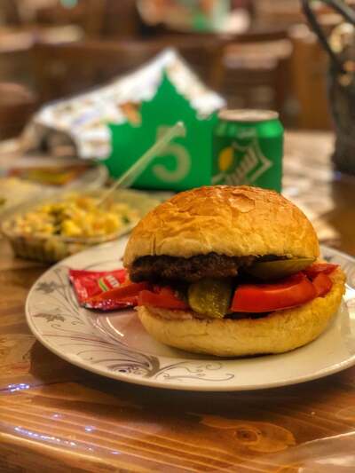 Barg-e Sabz Pizza پيتزا برگ سبز