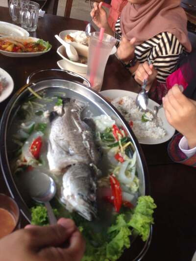 Wan Saripah Dua Seafood