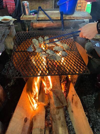 牡蠣焼き高尾茶屋
