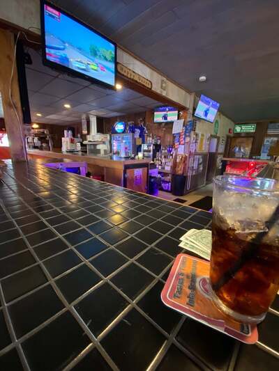 Happy Daaze Bar and Grill