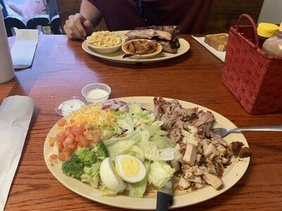 Cousin Willie's Smokehouse