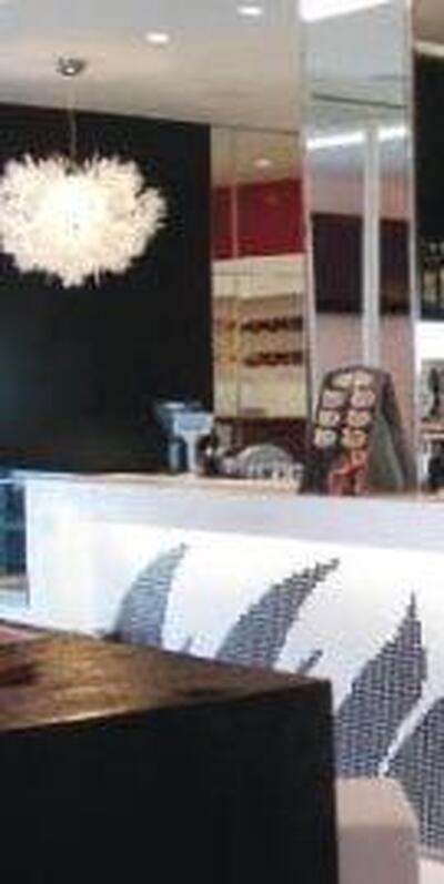 Safari Cafe' Pub
