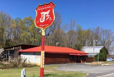 J's Tavern