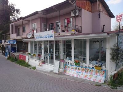 White House Restaurant & Cafe