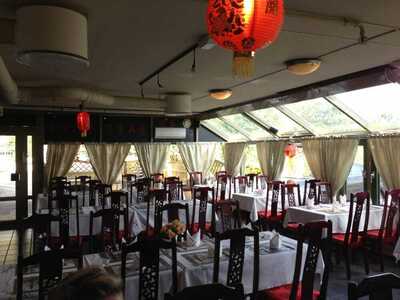 Rose Restaurant V/yunuan Xie