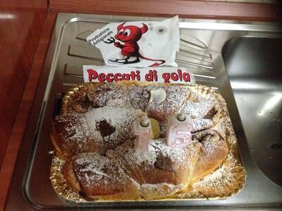 PECCATI DI GOLA "cornetti produzione propria e pizza in teglia
