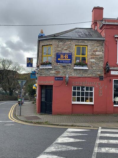 Vaughan's bar and restaurant in Roundstone