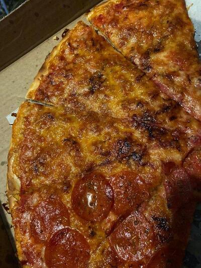 Julio's Famous Pizza