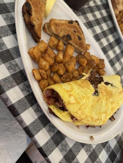 Wagon Wheel Diner