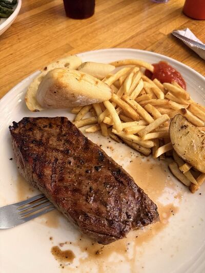 Shoreside Bar & Grill