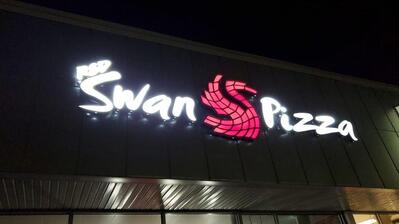 Red Swan Pizza - Kamloops North