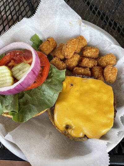 Junior's Bar & Grill