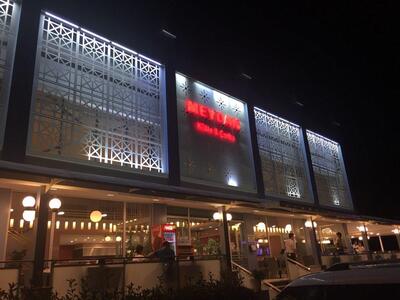 Meydan Köfte Çorba