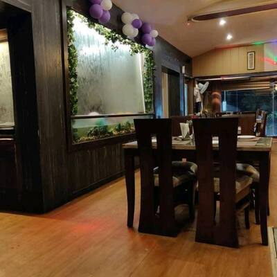 Naveen Vegetarian Kitchen & Bar