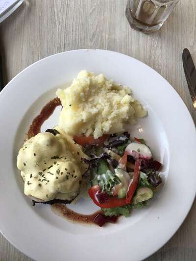 Dannebrog cafe bar & grill