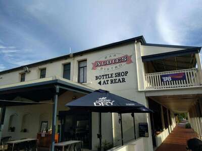 Albies Bar & Bistro
