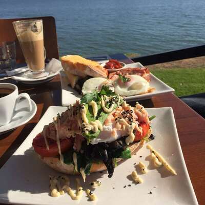 Lake Cafe & Deck