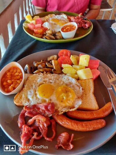 Brittos Bar & Restaurant