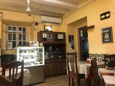 Caravela Cafe And Bistro