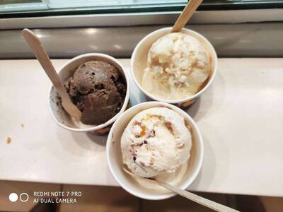 Baskin Robbins photo