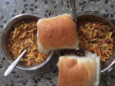 Aaichya Gaavaat Pure Veg. By Shashank Ketkar photo