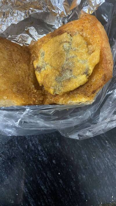 Rohit Bhiya Mumbai Ka Vada Pav