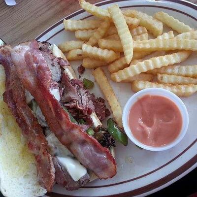 Papas Cafe & Grill