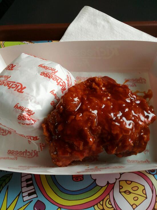 Restaurante Richeese Factory Bintara, Bekasi, Jl. Bintara No.18 ...
